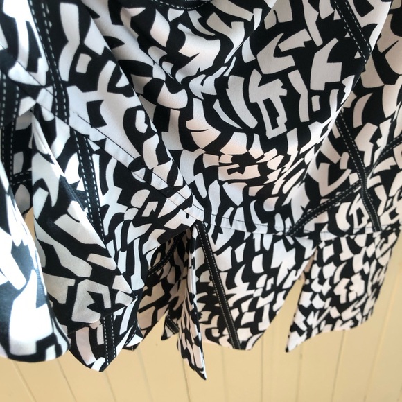 Joseph Ribkoff sleeveless dress with flaps at the bottom 10 - Picture 2 of 4